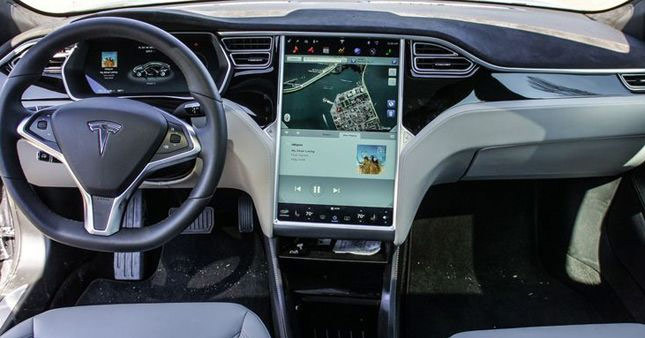 Tesla fren kurbanı oldu onbinlerce aracını geri çağırdı