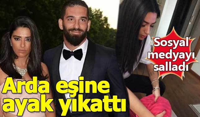 Arda Turan eşine ayaklarını yıkattı