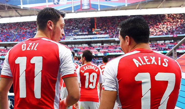Arsene Wenger, Mesut için kapıları kapattı
