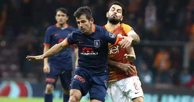 Başakşehir Galatasaray'ı ağırlıyor