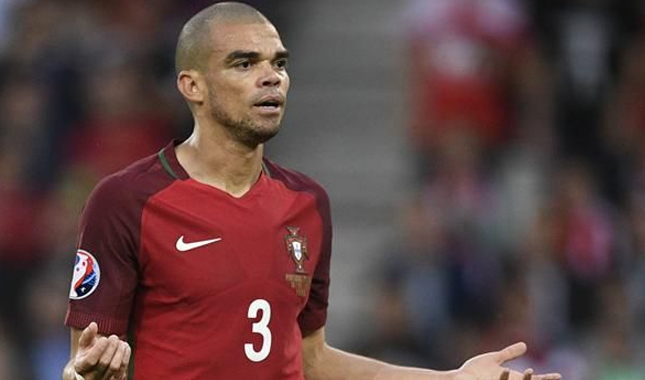 Beşiktaş Pepe'yi kampa getiriyor