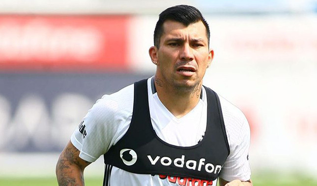 Beşiktaş'ta Gary Medel şoku