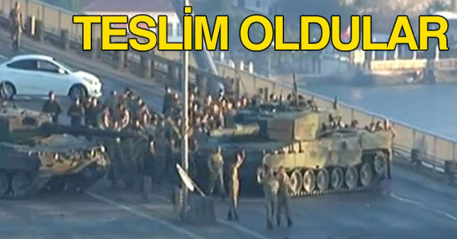 Boğaz Köprüsü'ndeki darbeci askerler böyle teslim oldu