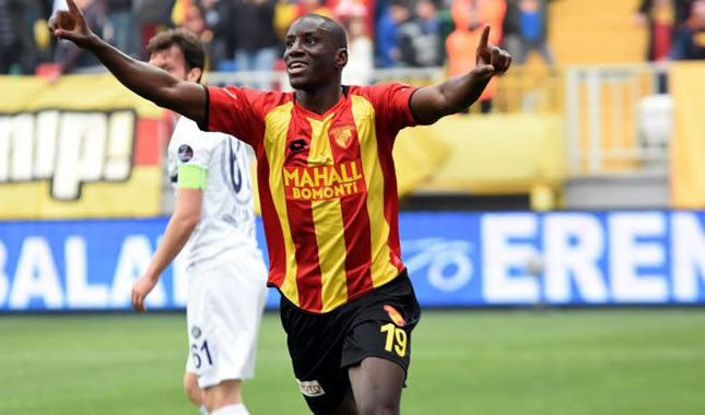 Demba Ba'dan GözGöz'e altın imza