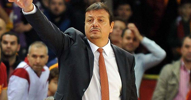 Ergin Ataman, benchi terk etti