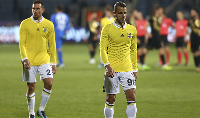 Fenerbahçe'de 3 isim daha kadro dışı