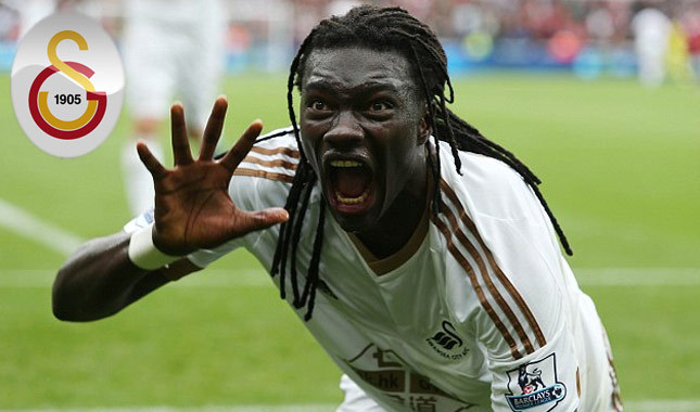 Galatasaray Gomis'e imza attırıyor