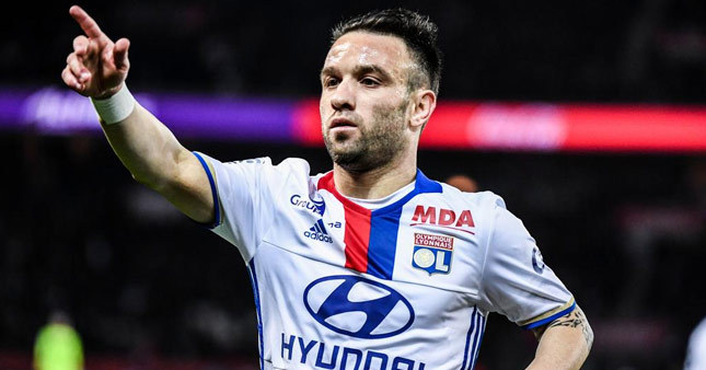Galatasaray Valbuena'yı bitiriyor