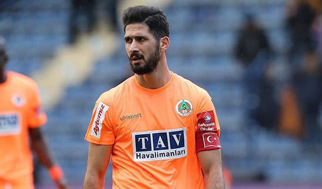 Galatasaray için dünyaları reddediyor