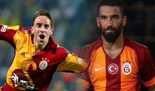 Galatasaray yönetiminden iki bomba