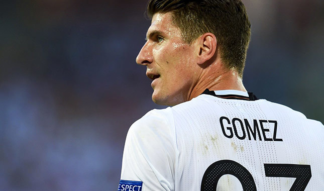 Göztepe Mario Gomez'i listeye aldı