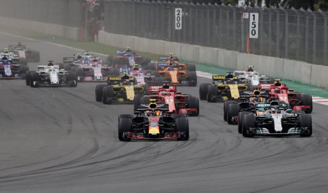 Lewis Hamilton bir kez daha şampiyon!