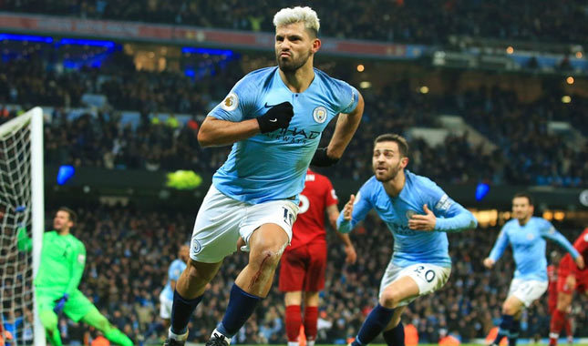 Manchester City yarışta kaldı