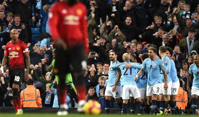 Manchester derbisinde gülen taraf City