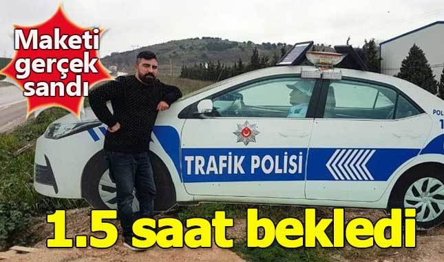 Polis maketini gerçek sanan ehliyetsiz sürücü 1.5 saat bekledi
