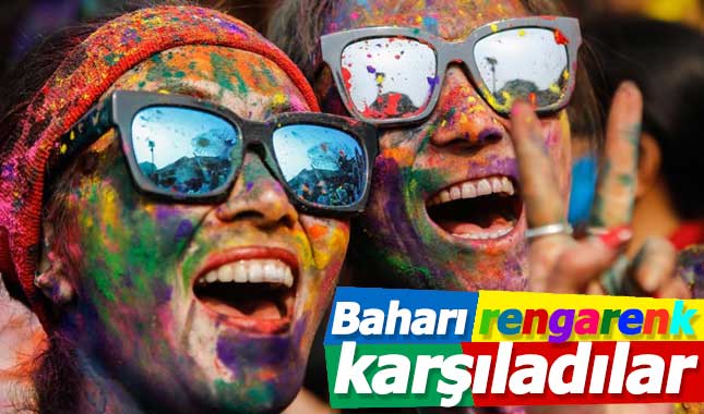 Renkleri festivali 'Holi' Nepal'de kutlandı