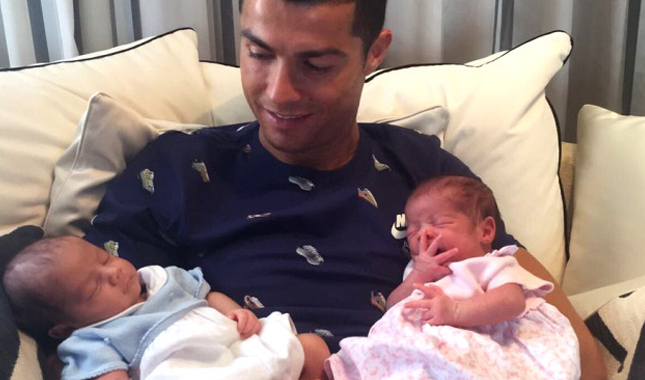 Ronaldo ikiz bebek babası oldu