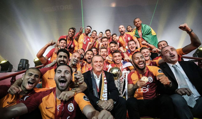 Şampiyon takımda ilk ayrılık