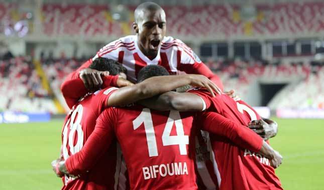 Sivasspor evinde seriye bağladı