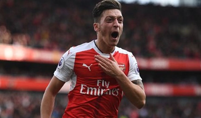 Siyasi isimler Özil'in kararına destek verdi