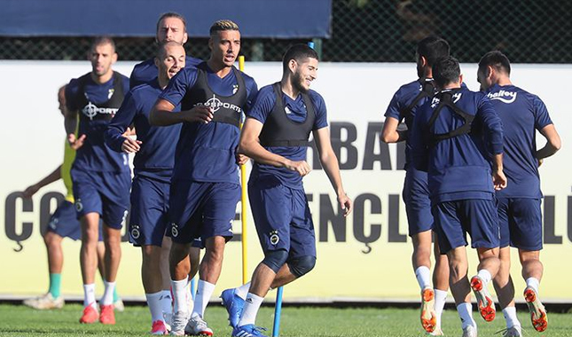Takım paramparça oldu, gruplara dağıldı!