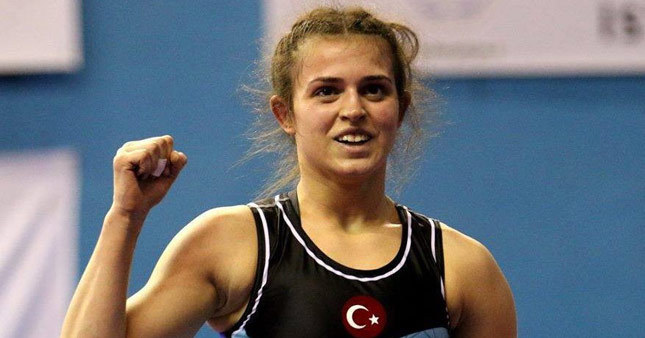 Yasemin ve Soner altın madalya kazandı