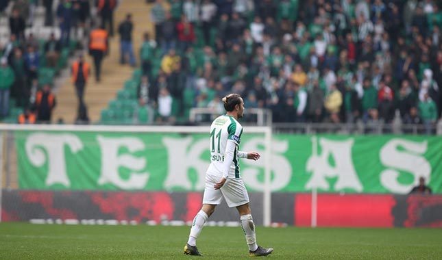 Yusuf Erdoğan sahayı terk etti