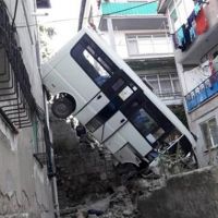 Kocaeli'de feci kaza: Biri ağır 12 yaralı var