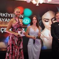 Alper Erözer, Irmak Arıcı, Gökçe Kırgız ve Bilal Göregen'e Ödül!
