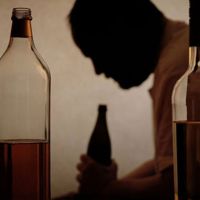 İngiltere'de 200 binden fazla çocuğun ebeveyni alkolik