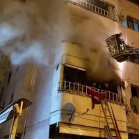 5 katlı apartmanda korkutan yangın!