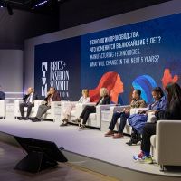 60'tan fazla ülkenin temsilcileri modanın geleceğini Moskova'da tartıştı