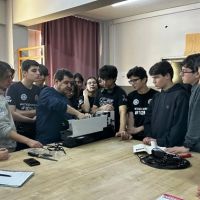 AYİDER'in Desteğiyle Depremin İzlerini Teknolojiyle Silen Gençler