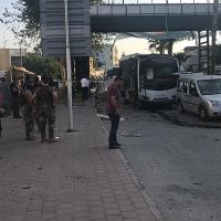 Adana'da polis aracına bombalı saldırı