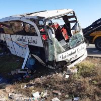 Afyon'da yolcu otobüsü devrildi: Ölü ve yaralılar var