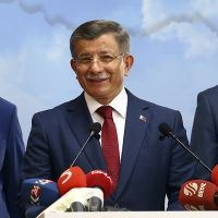 Ahmet Davutoğlu AK Parti'den istifa etti