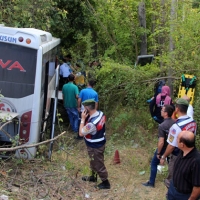 Amasya'da yolcu midibüsü devrildi: 26 yaralı