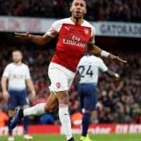 Arsenal, Tottenham'a acımadı