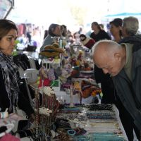 Atma Sat İkinci El Pazarı'nda Kadın Emeği ve Geri Dönüşüm El Ele