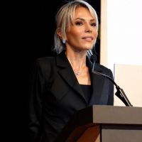 "Beyin dili tercüme ederek değil, doğrudan anlamlandırarak ediniyor”