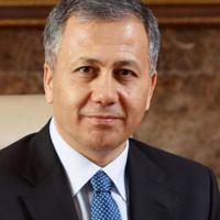 Bir konferansta konuşan ünlü tarihçi İlber Ortaylı " Paşa Samsun'a çıktı ve hiç iyi bir çı