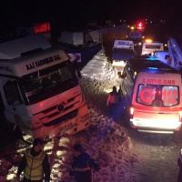 Bolu'da zincirleme trafik kazası: 4 yaralı