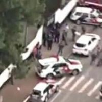 Brezilya'da okulda katliam: 5'i çocuk 8 ölü