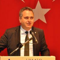 CHP'li Aydın Özcan, İzmir'de sağın oylarına da talip