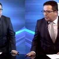 Canlı yayında depreme yakalanan spikerin panik anı!