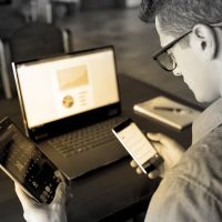 DİJİTAL GÖZ YORGUNLUĞUNA KARŞI YENİ NESİL CAM SEIKO SMARTZOOM