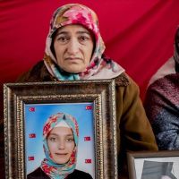 Diyarbakır annelerinden Akkuş kızına seslendi
