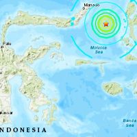 Endonezya'da deprem! Tsunami alarmı verildi