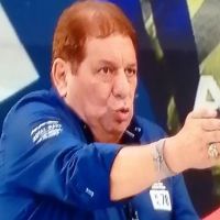 Toroğlu yayına kırmızı saçla çıktı sosyal medya yıkıldı!