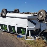 Erzincan'da minibüs devrildi: 12 yaralı